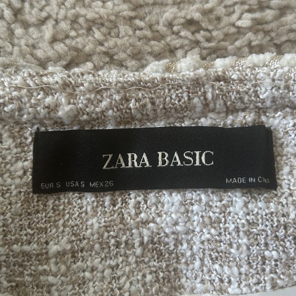Zara Cream tweed jacket cream with red trim accents. 4 pockets. White - Picture 2 of 14